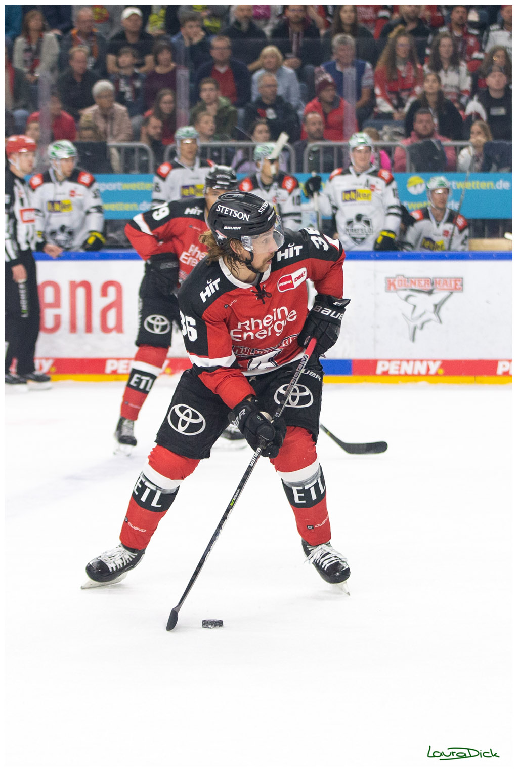 PENNY DEL;  Koelner Haie - Krefeld Pinguins; Koeln, 31.10.2021